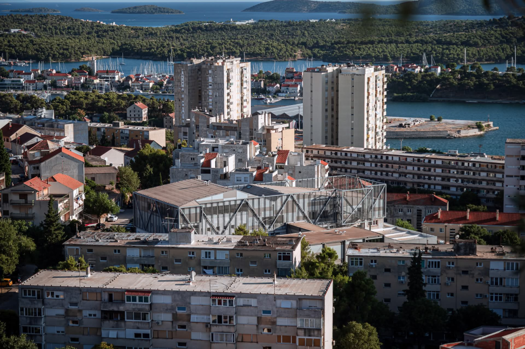 Na brdu iznad Šibenika: Mažurice s pogledom na grad, mirom i zajedništvom