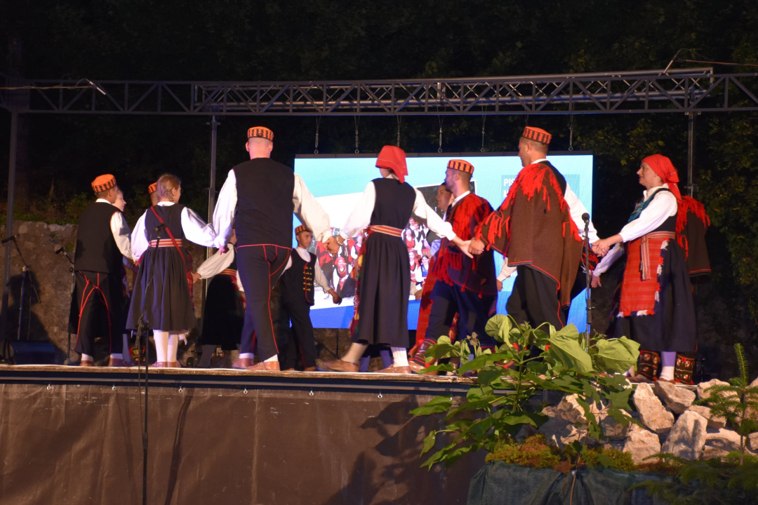 Članovi Kulturno-umjetničke udruge 'Zvona Zagore' u Ogulinu prikazali baštinu Mirlovića