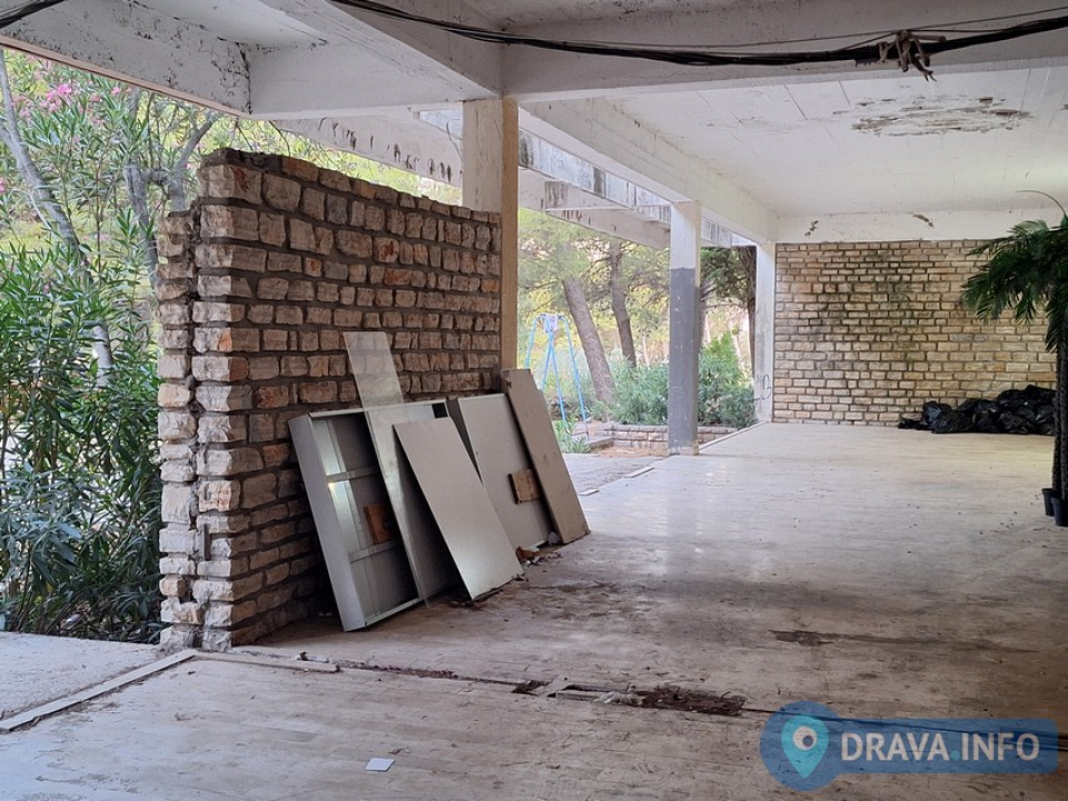 Evo kako danas izgleda nekad popularno Podravkino ljetovalište u Pirovcu