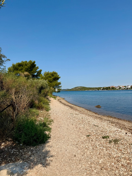 Grebaštica dobila dvije plaže za pse: Sada vlasnici ljubimaca mogu bezbrižno uživati u moru