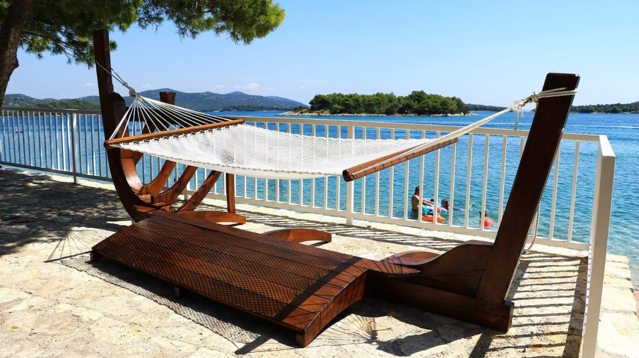 FOTO Jezera spremna za spektakl: Ne propustite Ribarsku feštu uz Crvenu jabuku i dalmatinske okuse!