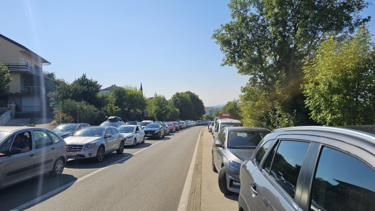 Ni vrućine nisu spriječile masu ljudi da obilježe 'sveti deseti'