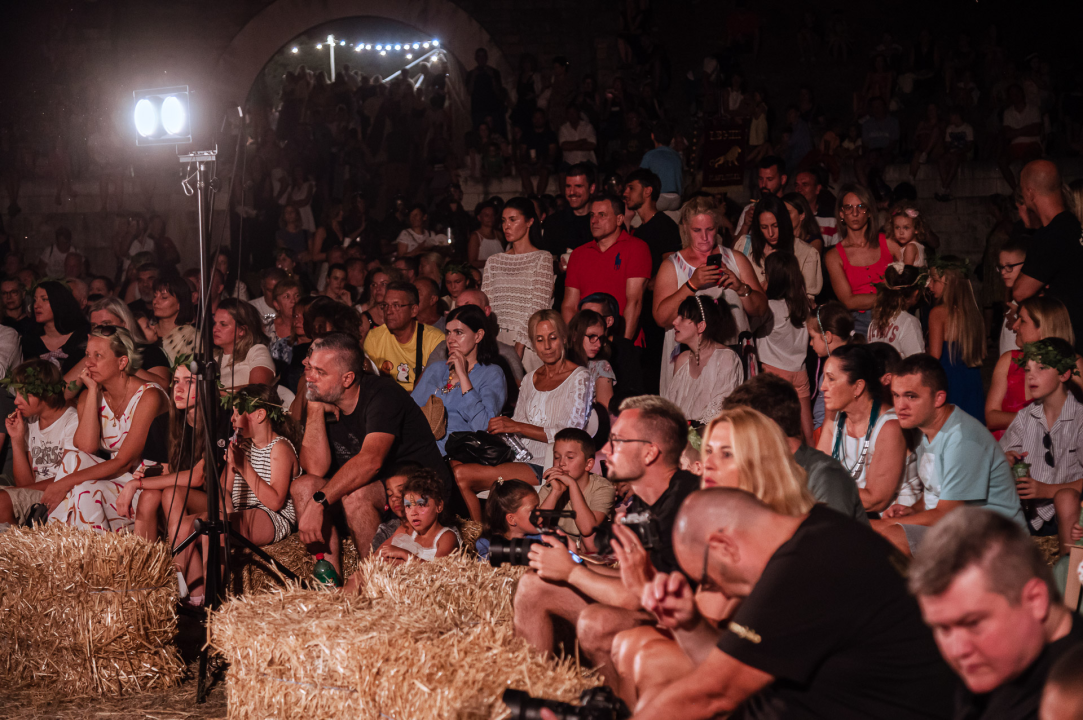 FOTO Spektakularne Burnumske ide spojile povijesti, umjetnosti i glazbe pod zvjezdanim nebom