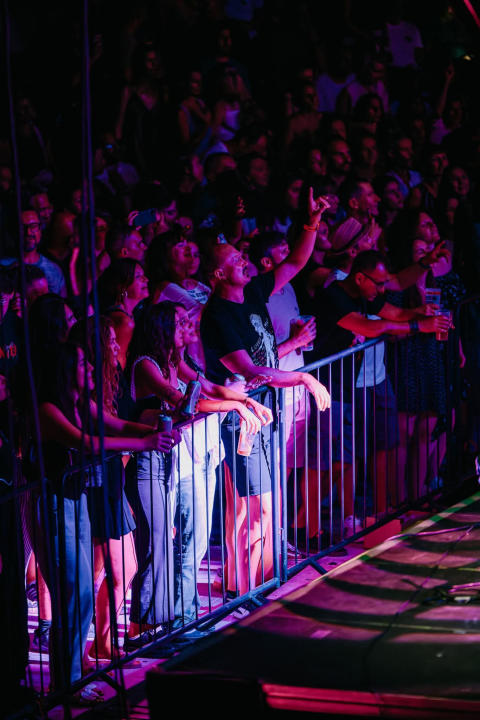 Pogledajte atmosferu: Darko Rundek & Ekipa i PipsChips&Videoclips rasplesali Tvrđavu sv. Mihovila