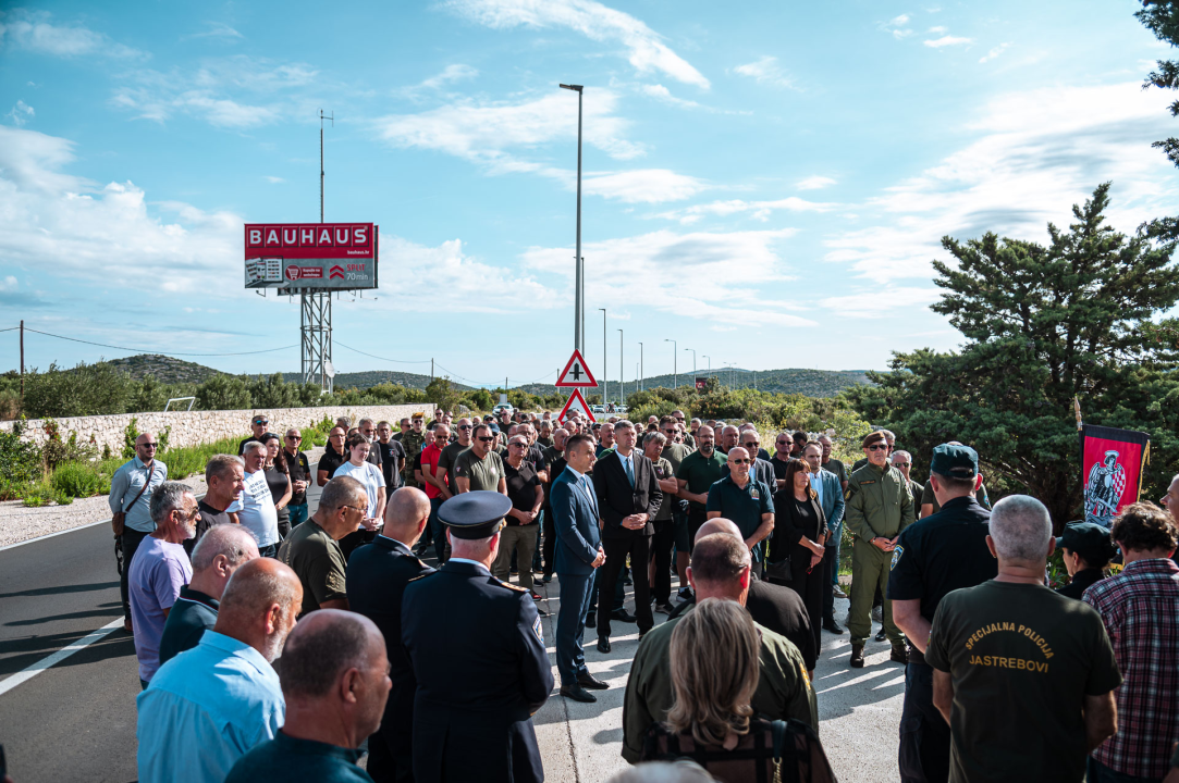Na šibenskom mostu odana počast Marinku Kardumu