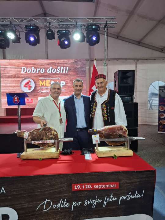 Grad Drniš u Cetinju sudjeluje na 4. Međunarodnom sajmu pršuta 