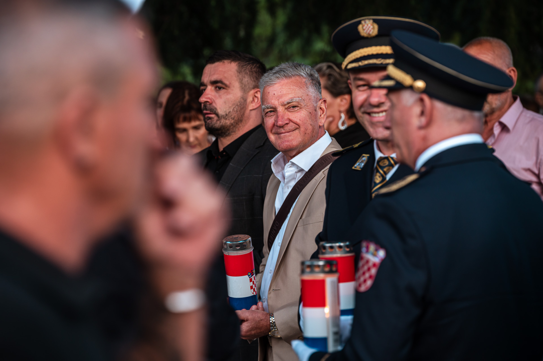 Polaganjem vijenaca, komemoracijom, mimohodom i bakljadom obilježen 34. spomendan Rujanskog rata