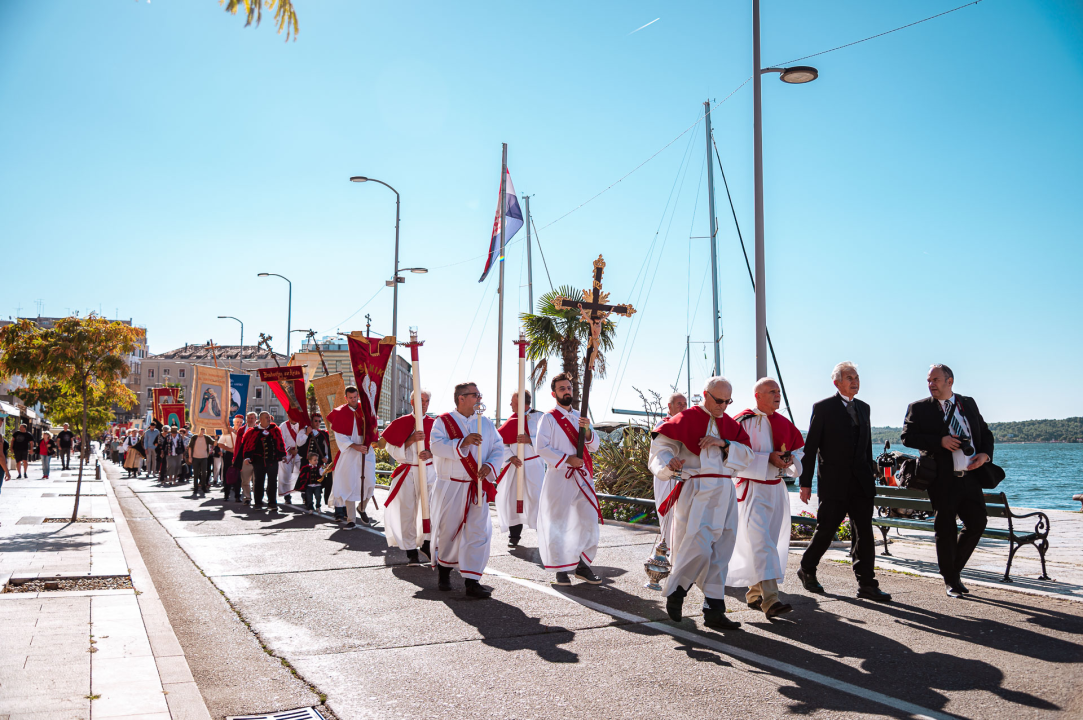 FOTO Održana svečana procesija i sveta misa u povodu blagdana sv. Mihovila