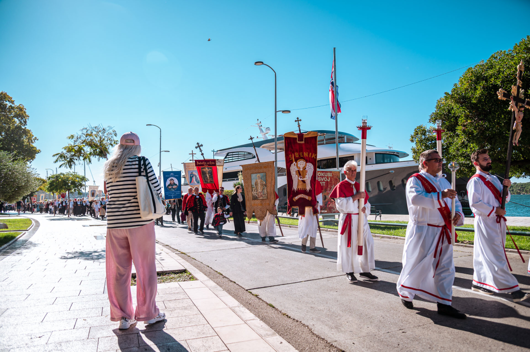 FOTO Održana svečana procesija i sveta misa u povodu blagdana sv. Mihovila