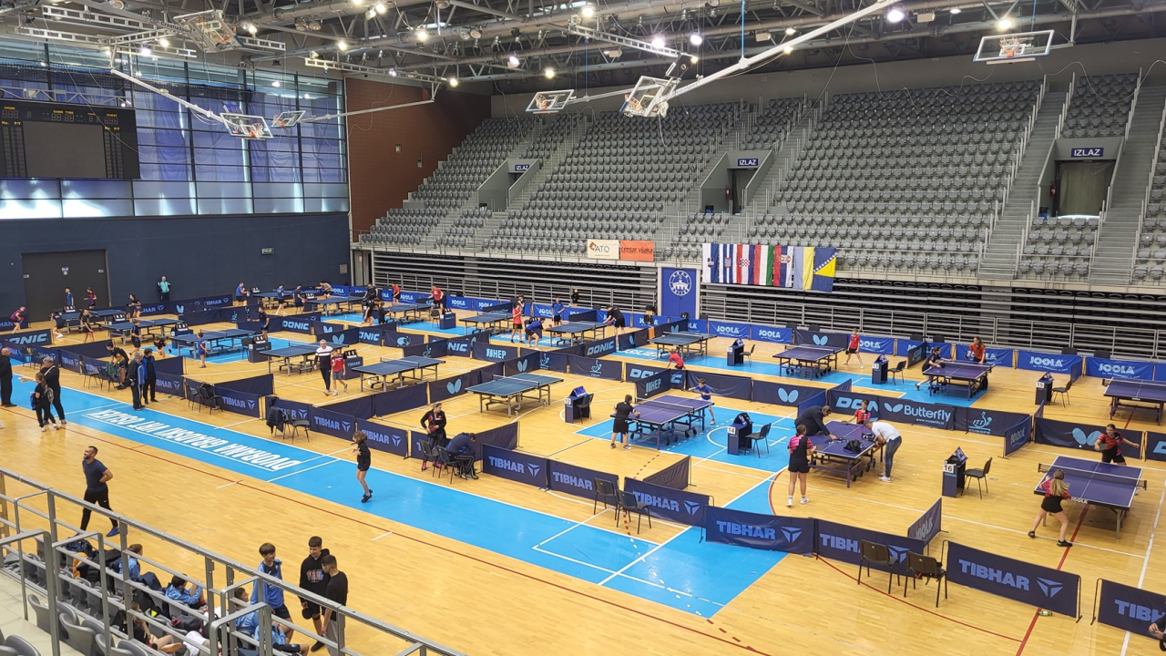 FOTO Stolnotenisačice Šibenika nastupile na memorijalu u Osijeku, Katja i Loreta Mandić stigle do polufinala