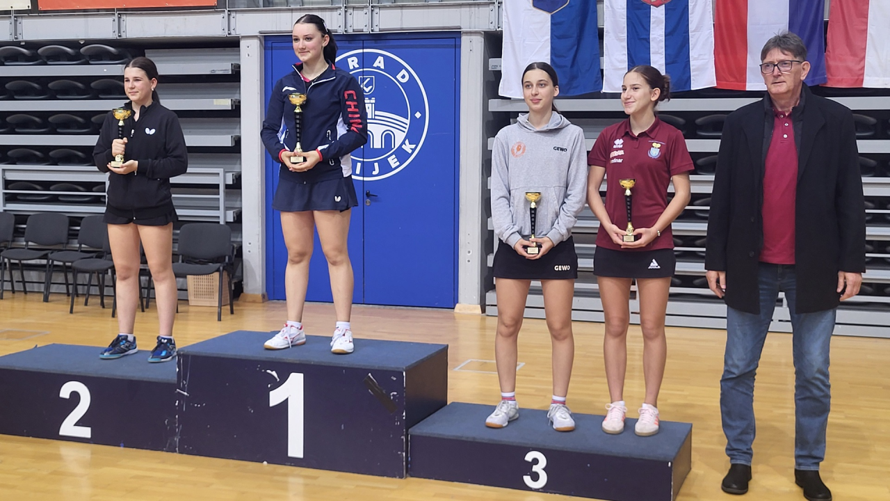 FOTO Stolnotenisačice Šibenika nastupile na memorijalu u Osijeku, Katja i Loreta Mandić stigle do polufinala