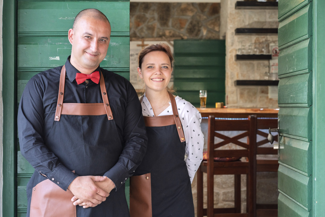 FOTO Petkom se u Konobi Oli uživa u dalmatinskoj spizi, pjesmi i odličnoj atmosferi!