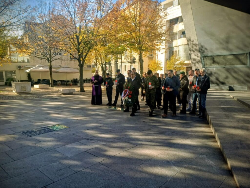 Povodom blagdana Svih svetih u Kninu položen vijenac 