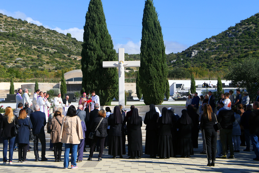 Biskup Tomislav Rogić predvodio misu na Kvanju