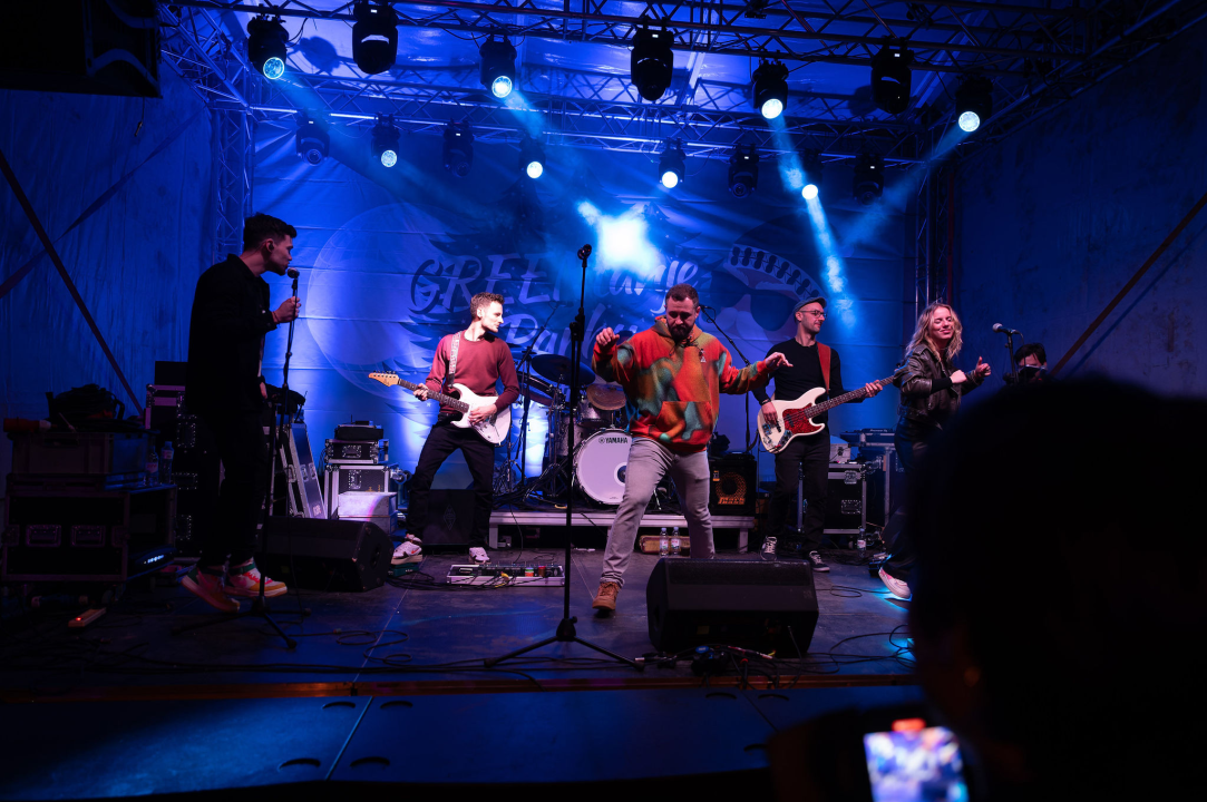 Matija Cvek na dočeku Nove godine u Perivoju Roberta Visianija