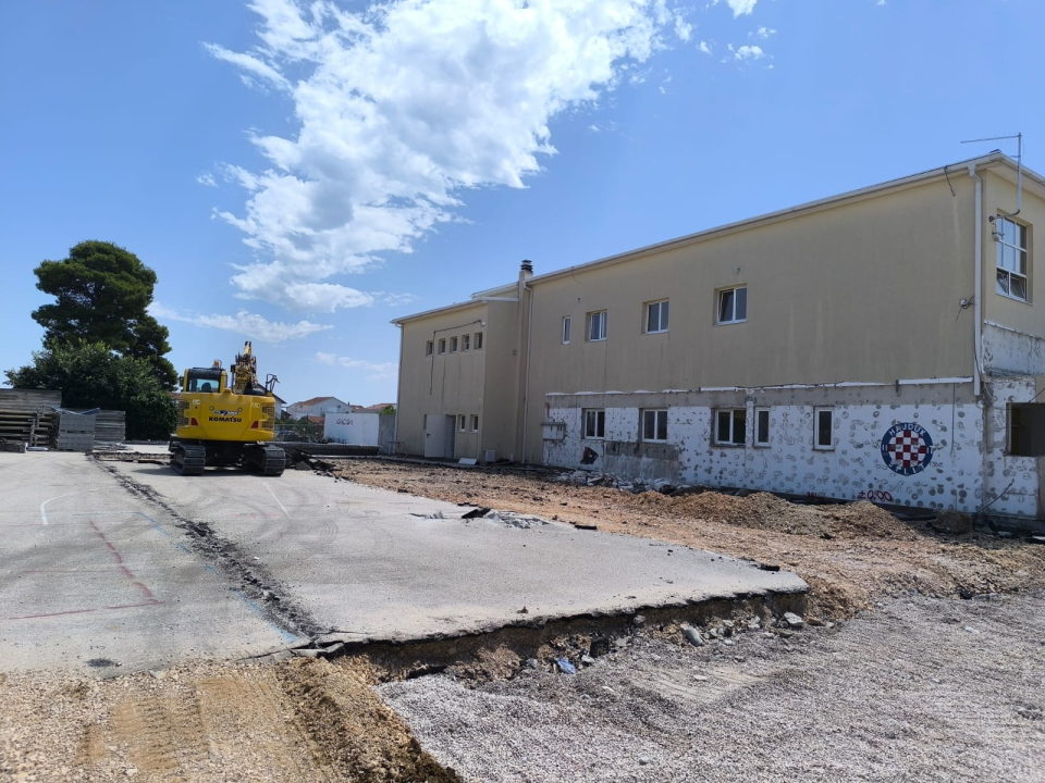 Radovi na tribunjskoj školi