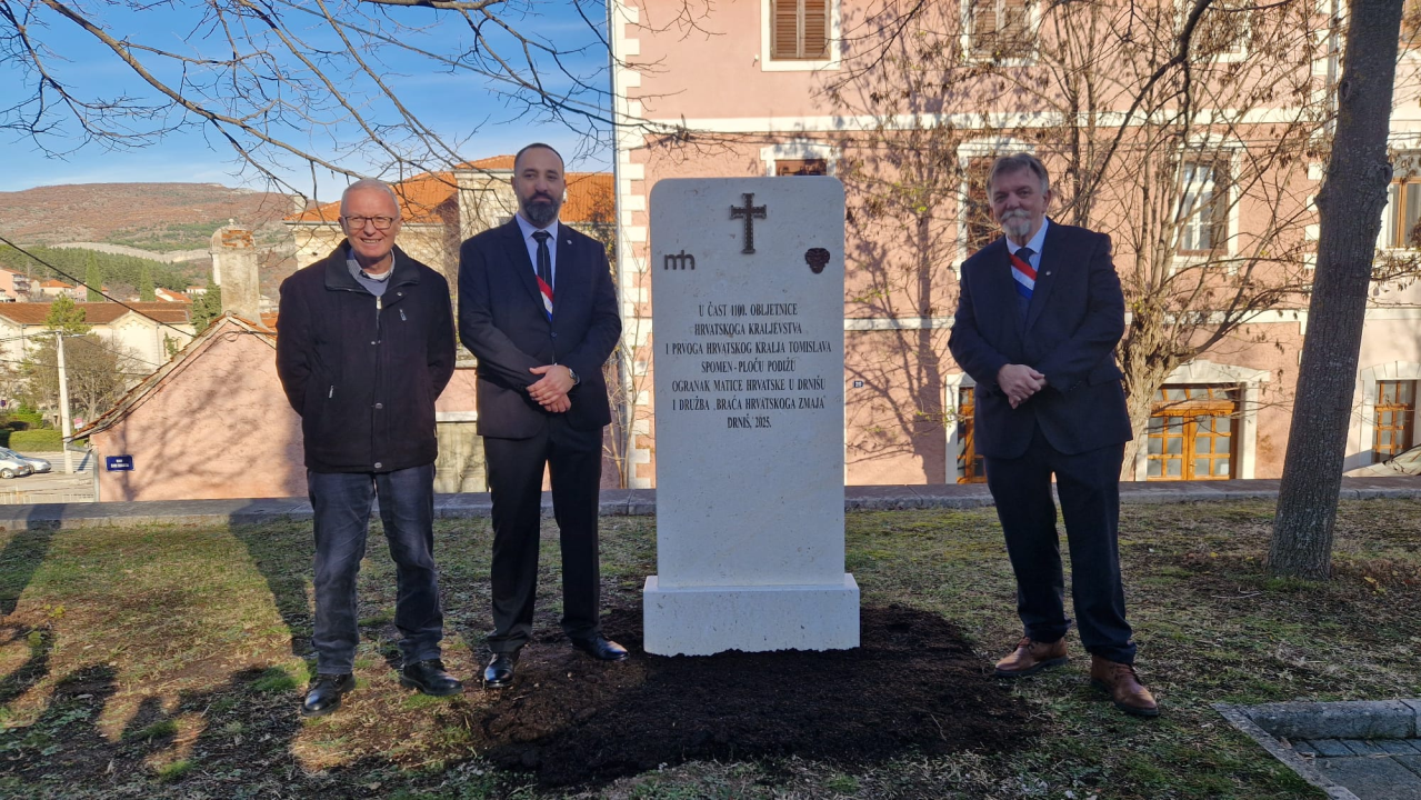 Drniš obilježio 1100 godina Hrvatskoga Kraljevstva postavljanjem spomen ploče