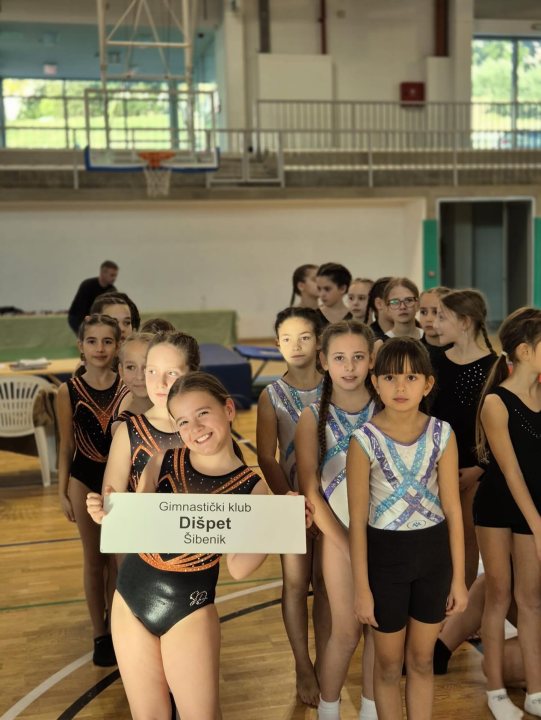 FOTO Gimnastičarke Dišpeta na 'Jadro kupu' uspješno završile s natjecanjima osnovnog programa ove godine