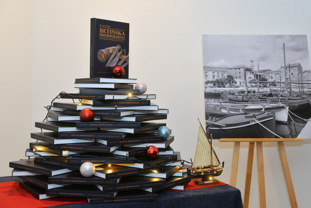 U betinskom Muzeju predstavljeno novo izdanje knjige 'Betinska brodogradnja – etimologijski rječnik pučkog nazivlja'