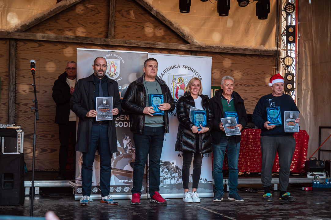 FOTO Sportski laureati Šibenika u 2025-oj: Roko Zorić, Kiara Radnić, Stipe Bralić, košarkašice i vaterpolisti