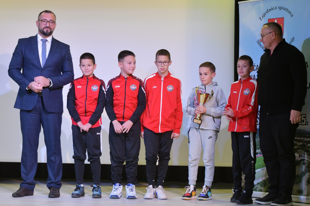 U Kulturnom domu u Unešiću u utorak je održana svečanost proglašenja najboljih mladih sportaša