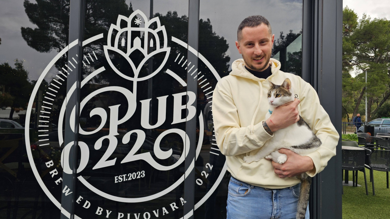 Pero je glavna zvijezda PUB-a 022