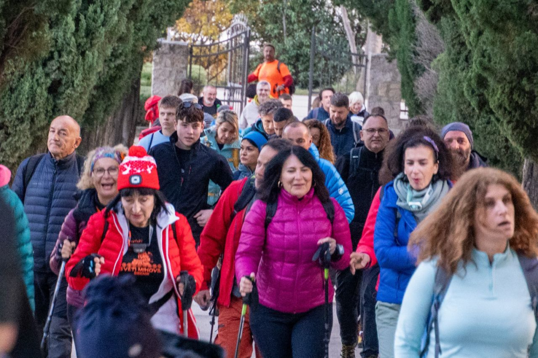 'Mihovilci' okupili zaljubljenike u planinarenje i prirodu na 'Noćnom piketavanju'
