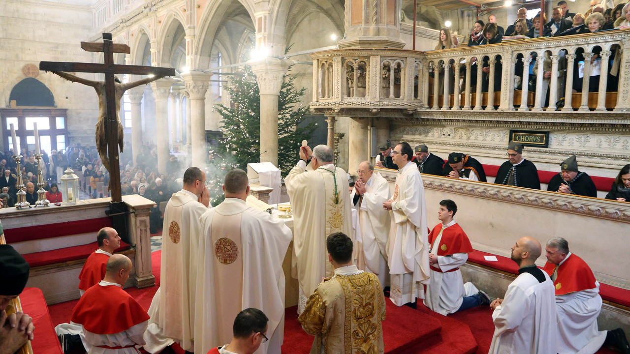 Božićna misa u katedrali