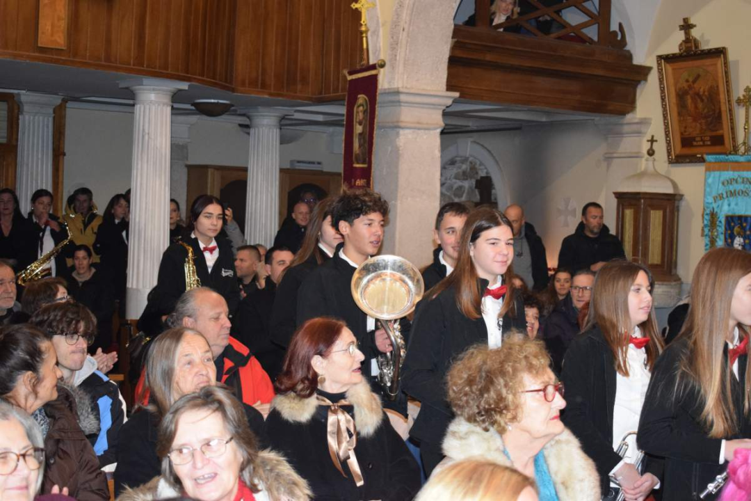 Koncert Puhačkog orkestra Primošten oduševio publiku