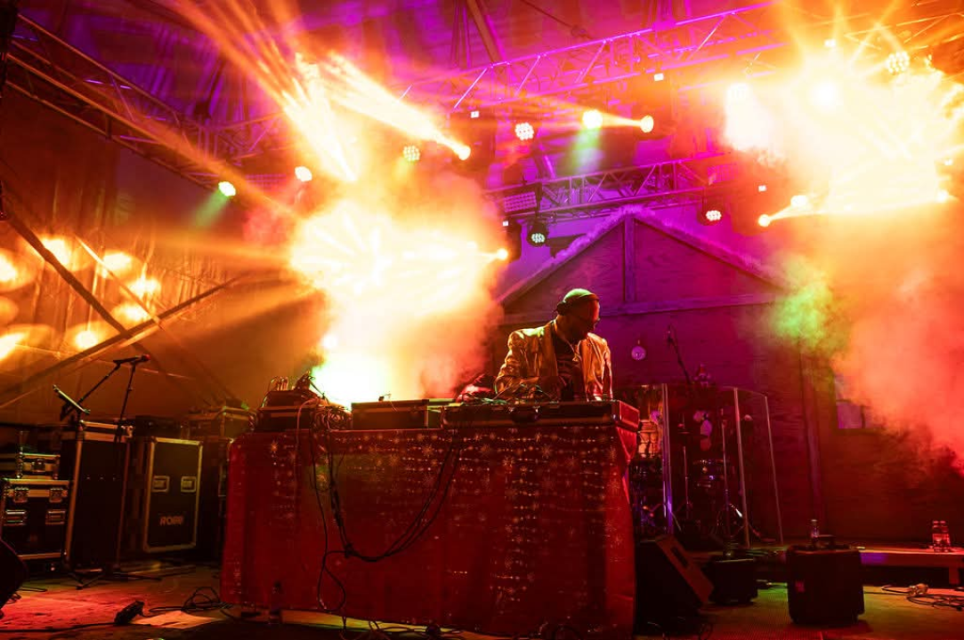 FOTO Šibenčani i gosti guštali u najluđoj noći na nekoliko lokacija, nije ih omela ni hladnoća