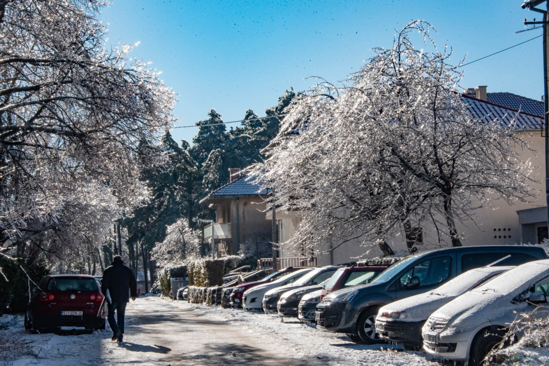 Zimska razglednica Knina: Idila pod snijegom i realnost ledenog vala