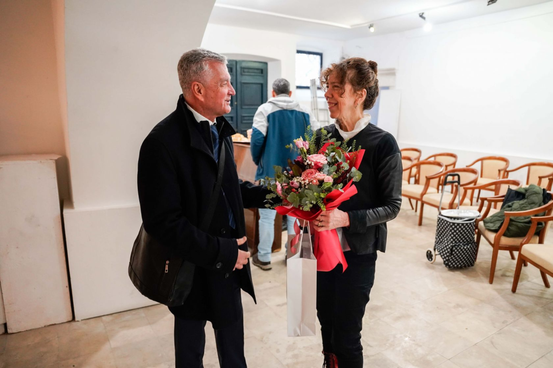 Zdenka Bilušić odlazi u mirovinu: Željko Burić uručio joj poklone i zahvalio na predanom radu