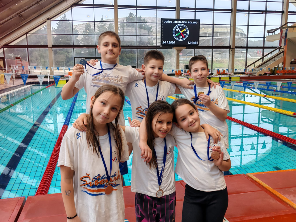 FOTO Osam medalja plivačima Šibenika na drugom kolu Otvorene splitske lige