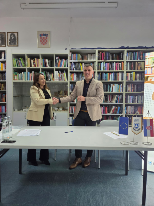 FOTO Održana početna konferencija projekta 'Unaprjeđenje Narodne knjižnice i čitaonice Murter'