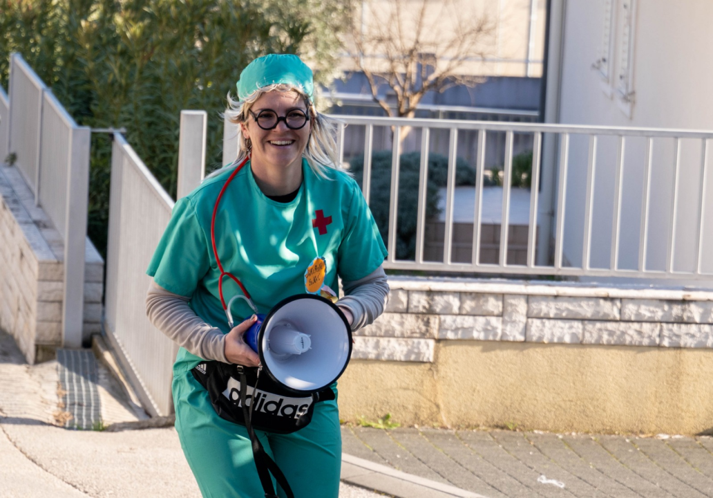 Vodička pokladna tradicija: 3 velika praščića pobjednici trke karića na balinjere