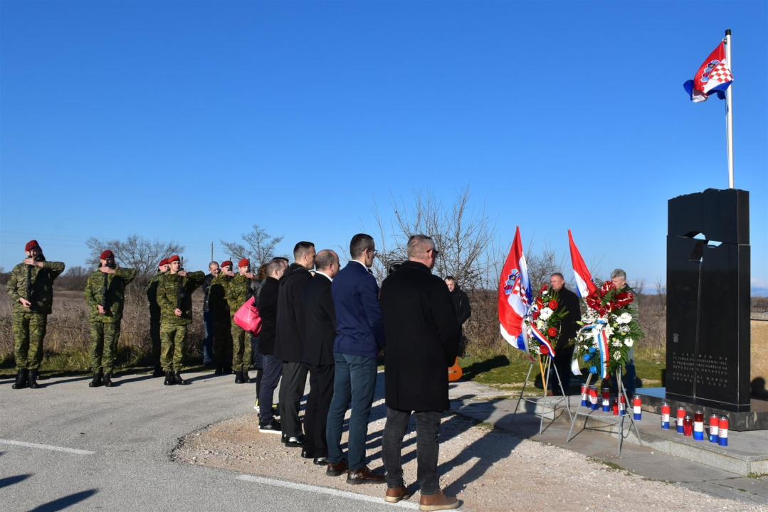 Obilježena 33. godišnjica tragičnog stradavanja 16 civila s područja Općine Promina