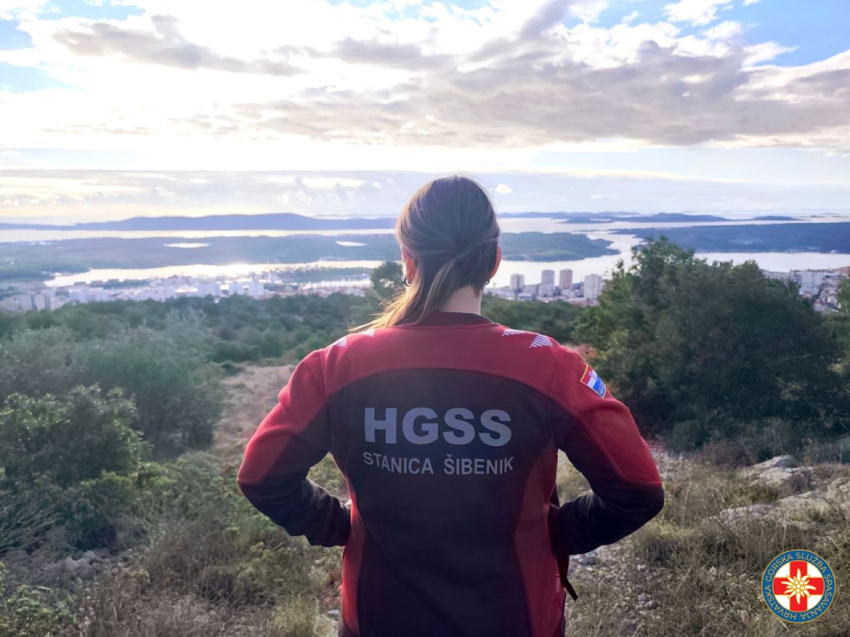 Vježba potrage šibenskih HGSS-ovaca na području Rokića, Šubićevca i Kamenara