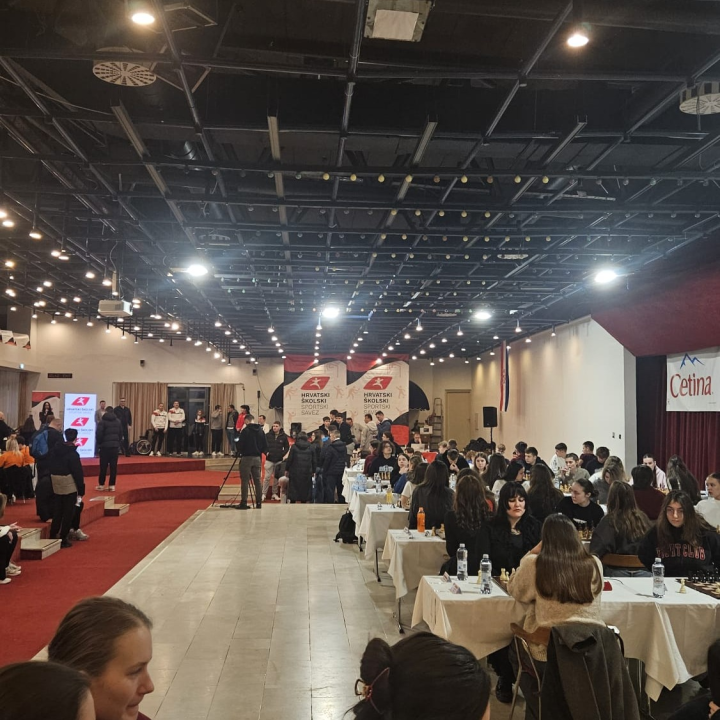 Učenice Ekonomske škole sudjelovale na državnom prvenstvu u šahu