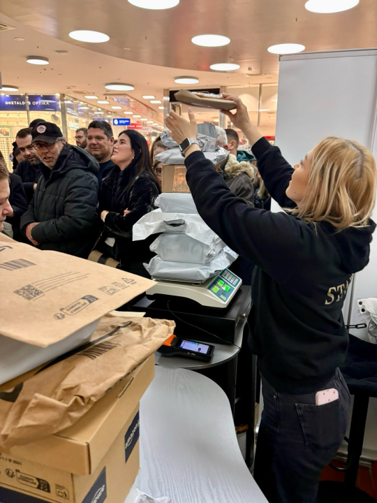 Shopping spektakl u Dalmareu: Stiglo 10 tona izgubljenih paketa koji će napokon dobiti vlasnike