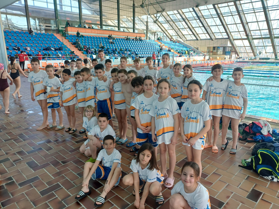 FOTO Plivačima Šibenika dva zlata, tri srebra i četiri bronce na Otvorenoj splitskoj ligi