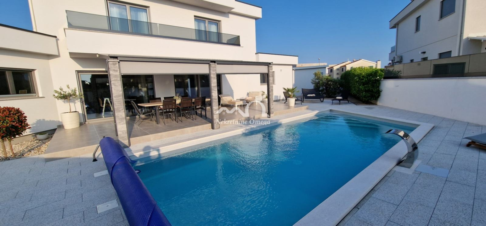 Izbori ekskluzivnih vila s Njuškala u okolici Šibenika