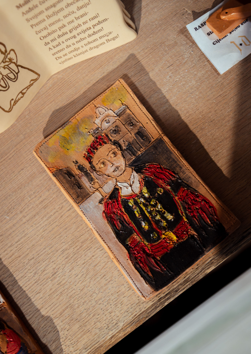 FOTO Proljeće u zraku, a novi komadi i popusti u Galeriji Juraj Dalmatinac!