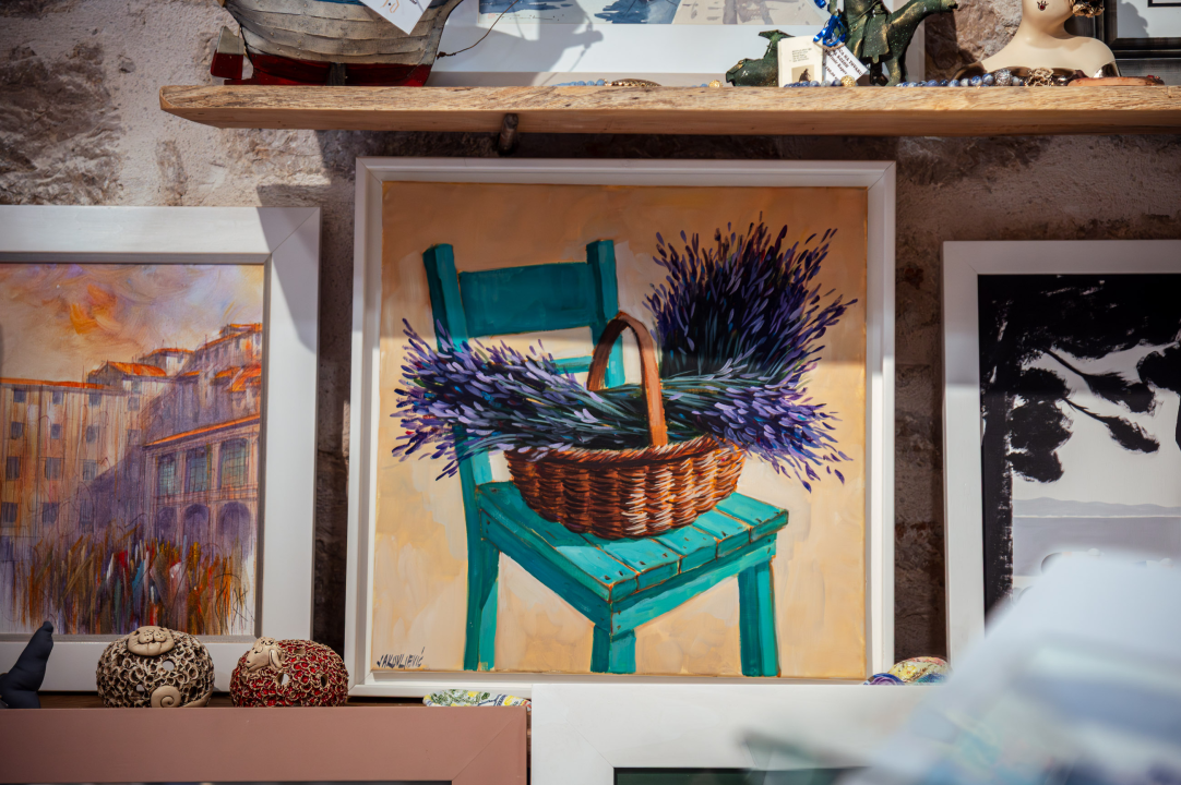 FOTO Proljeće u zraku, a novi komadi i popusti u Galeriji Juraj Dalmatinac!