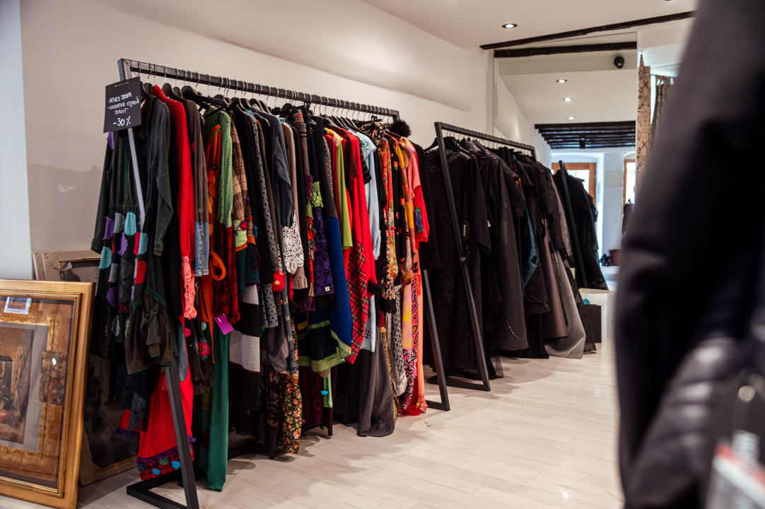 FOTO Proljeće u zraku, a novi komadi i popusti u Galeriji Juraj Dalmatinac!