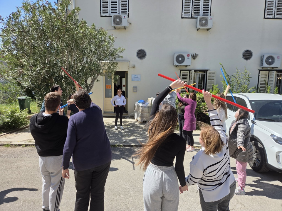 Učenici šibenske Medicinske škole nastavljaju s podrškom 'Kamenčićima'