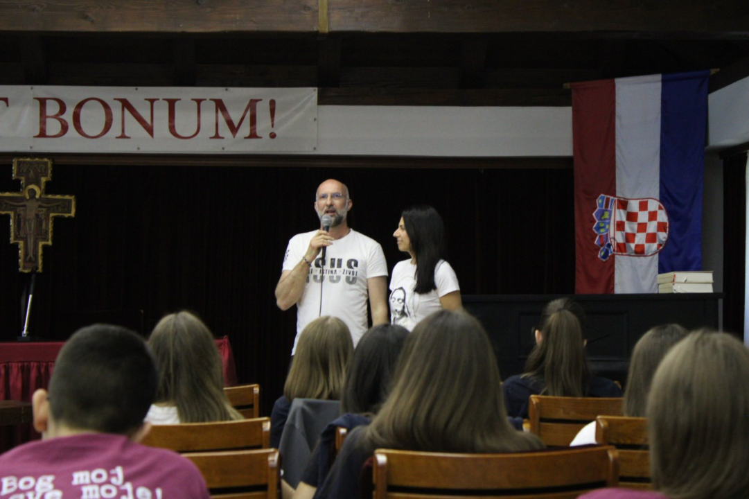 Članovi Franjevačke mladeži iz Šibenika i Zadra proveli duhovnu obnovu na Visovcu
