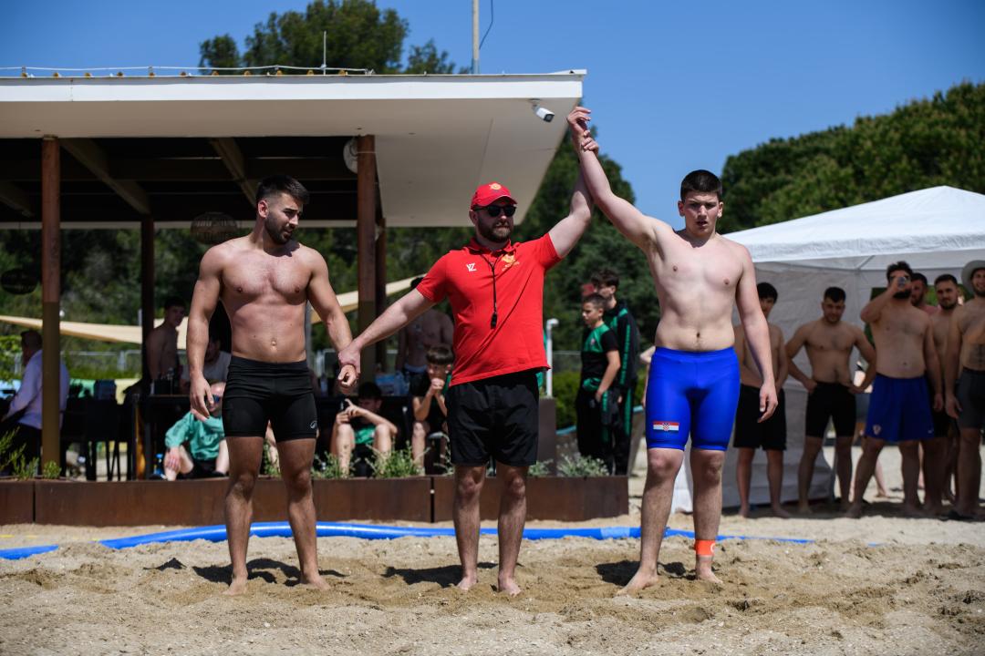 Šibenski hrvački donijeli hrpu medalja iz Zagreba i Zadra