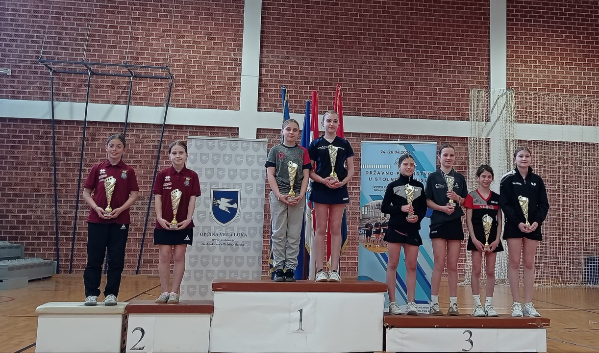 FOTO Mlađe juniorke Stolnoteniskog kluba Šibenik druge u državi, Katja Mandić u paru prvakinja Hrvatske