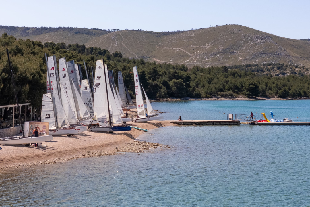 Skradin Cup Regatta 2026 još jednom potvrdila međunarodni značaj hrvatskog jedrenja