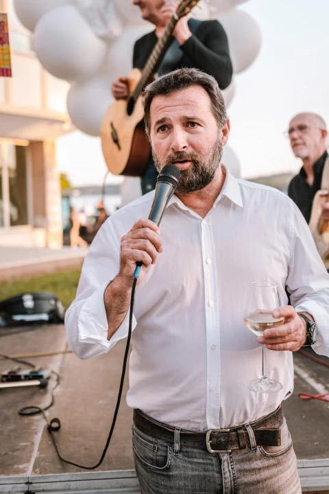 Romansa pidoće i Debita napunila rivu: Jele su se pohane, u toću, na lati, rižot, dimljene...